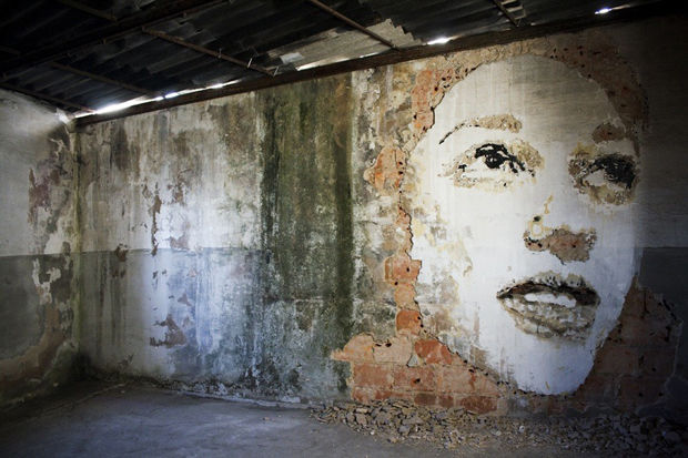 Vhils